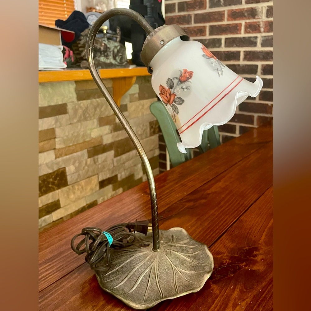 Vintage Gooseneck lily Pad Lamp